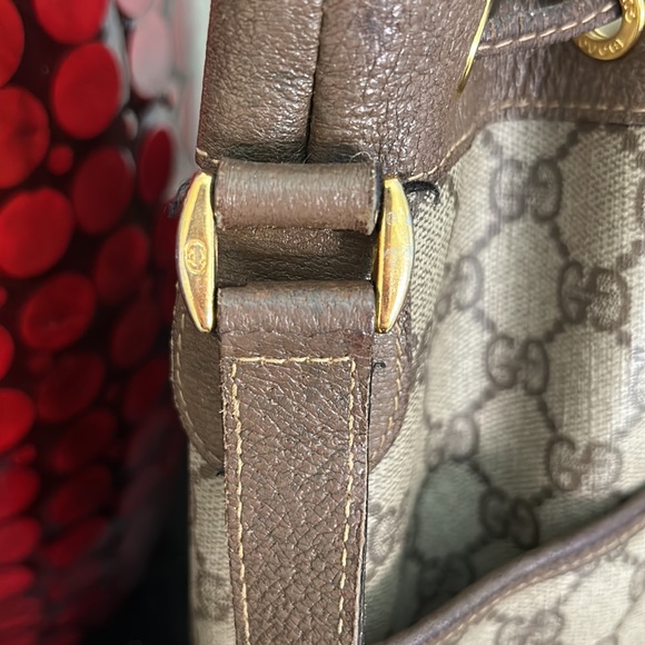 Gucci G Logo Bucket Bag with COA included - Picture 10 of 16